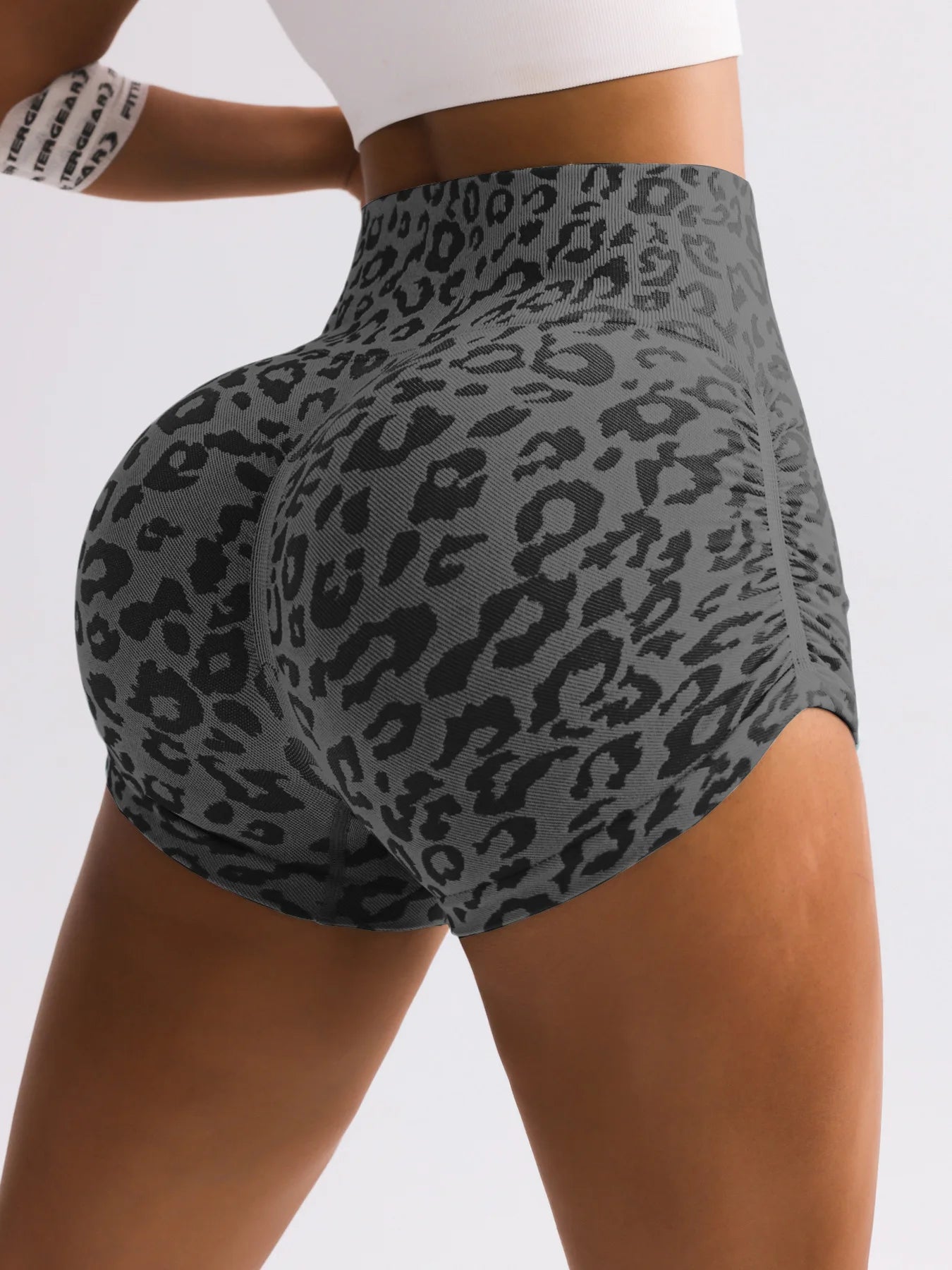 Leo Shorts High Waisted